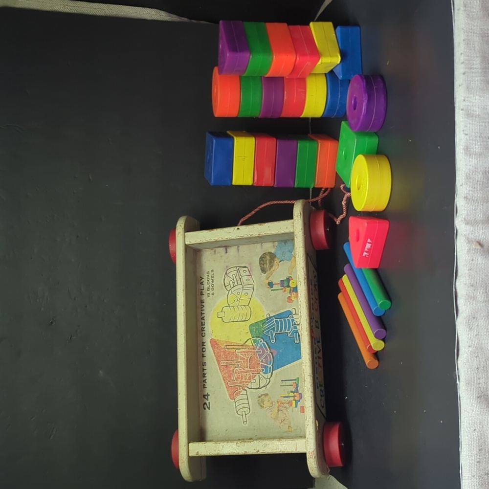 Vintage Fisher Price‎ Creative Blocks Wagon w/Blocks #161 complete 💯